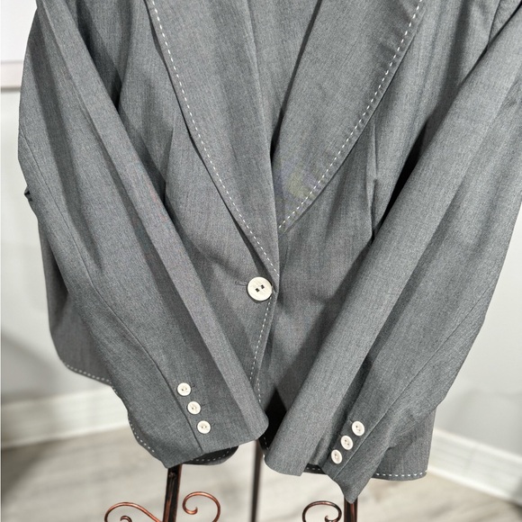 Pursuits Ltd. women’s plus size gray suit separate set - Picture 3 of 13